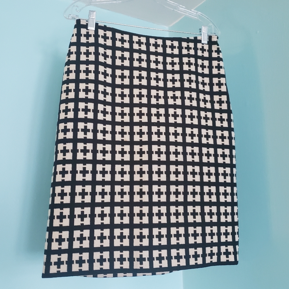 Vestimenta Italy wool blend allover cross skirt designer black white pop art